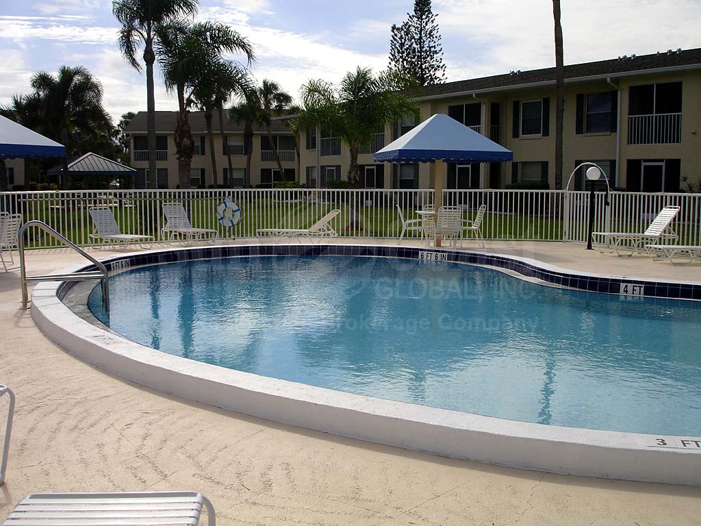 Royal Hawaiian Club Community Pool